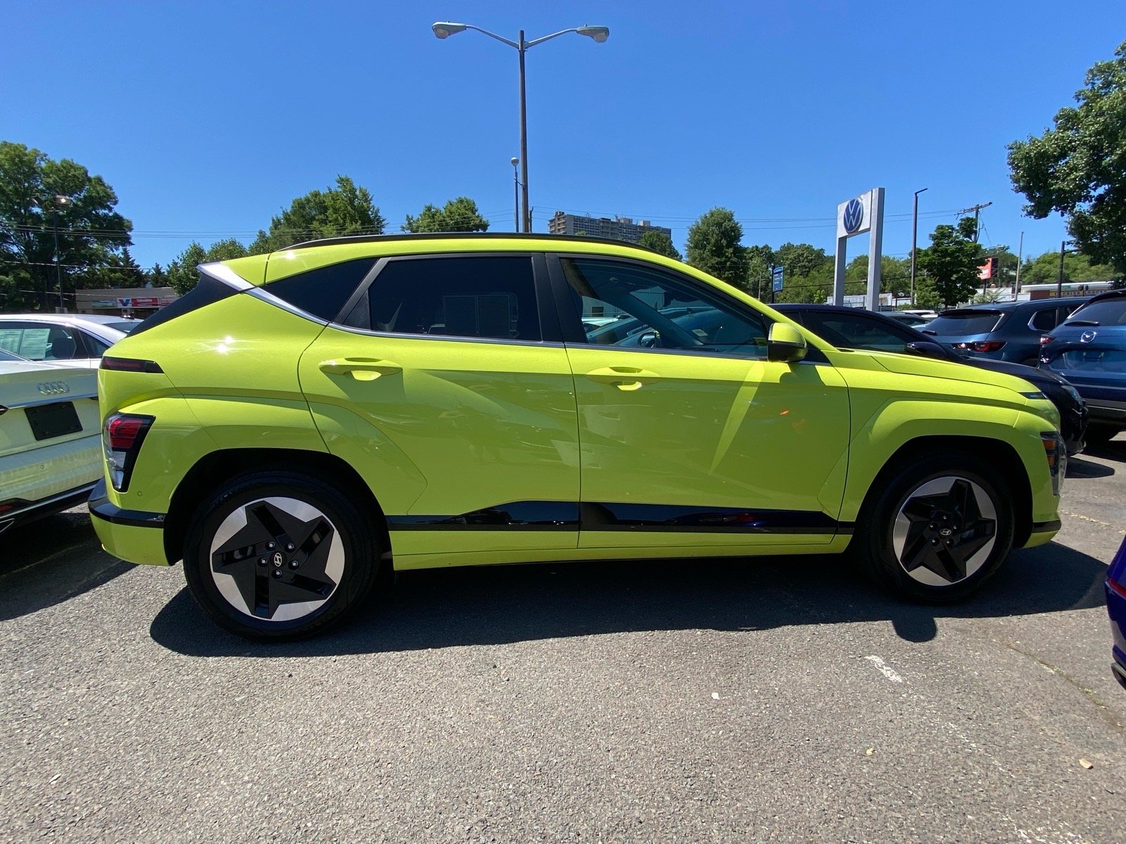 Used 2024 Hyundai Kona EV Limited with VIN KM8HE3A66RU013569 for sale in Alexandria, VA