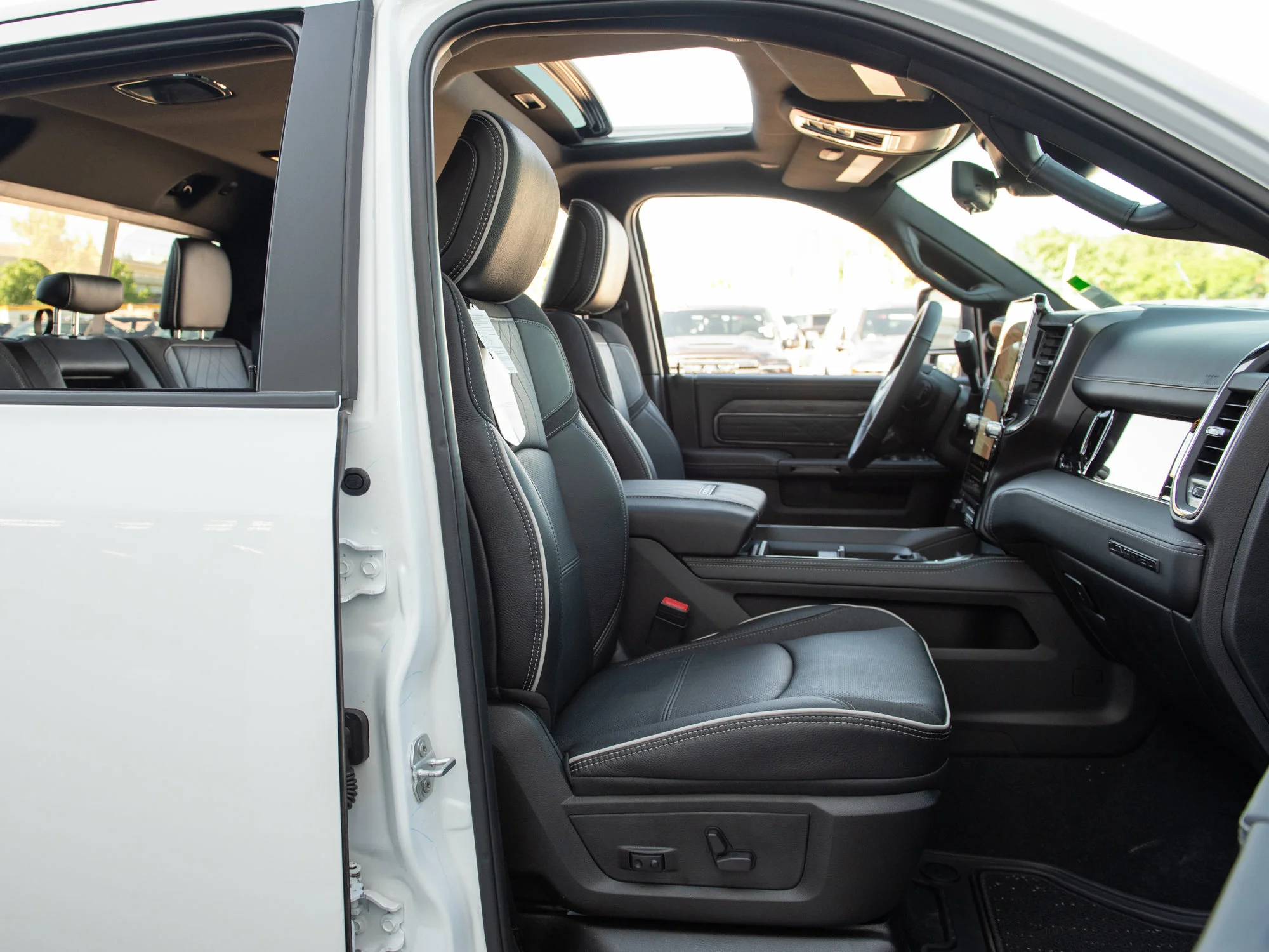 New 2026 White RAM Limited* image 26