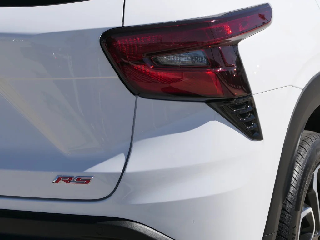 Used 2025 Summit White Chevrolet 2RS image 4