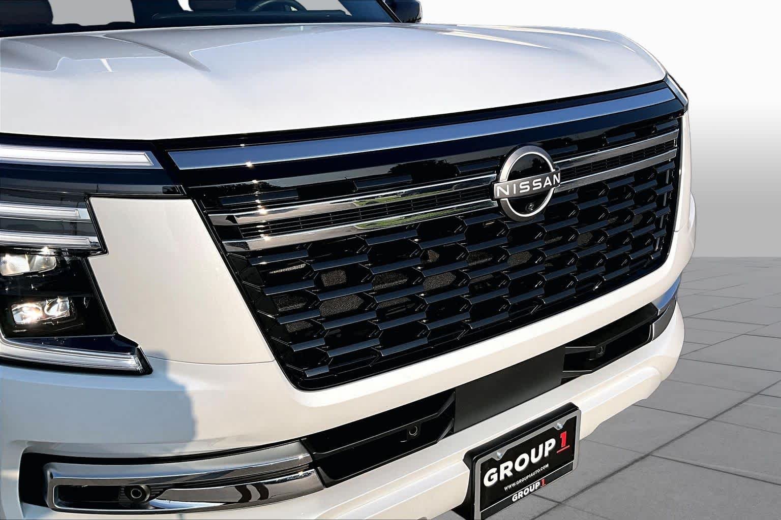 Used 2025 Everest White Pearl Tricoat Nissan Platinum Reserve image 28
