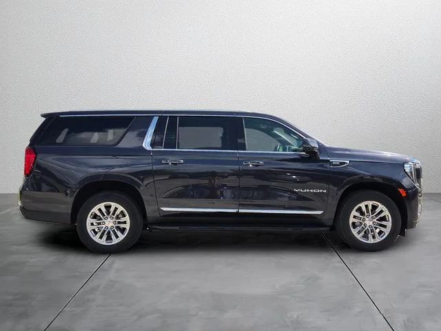Used 2023 Silver GMC SLT image 5