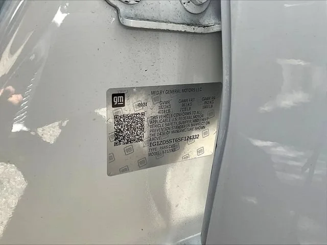 Used 2025 Summit White Chevrolet 1LT image 6