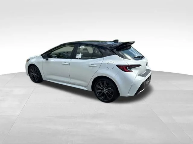 2026 Toyota Corolla Hatchback XSE - Photo 3