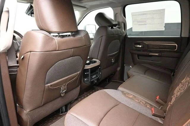 New 2026 Diamond Black Crystal Pearl-Coat Exterior Paint RAM Limited image 10