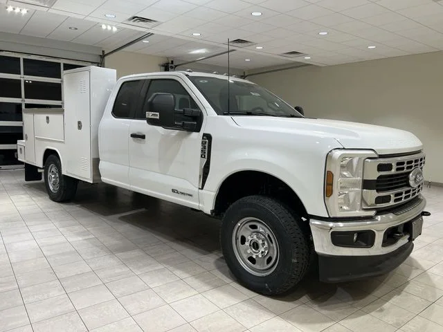 New 2026 Oxford White Ford F-350® XL image 7