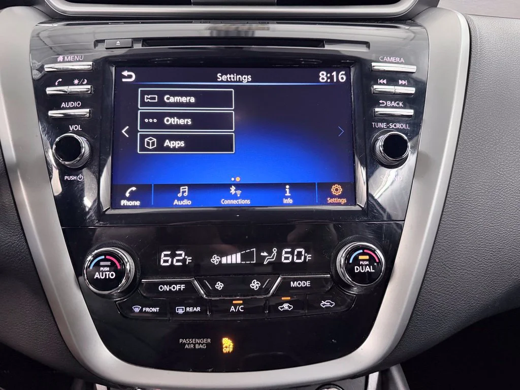 Used 2019 Black Nissan S image 18