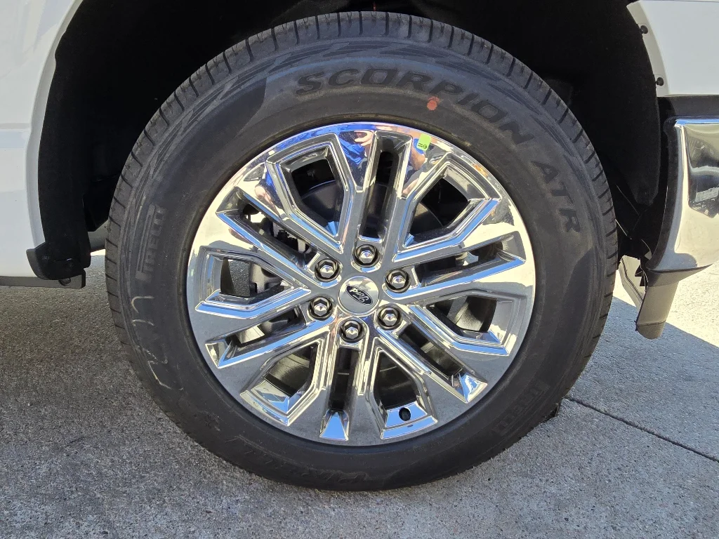 New 2026 White Ford XLT image 38