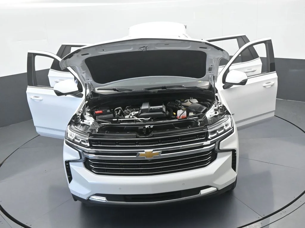 Used 2023 Iridescent Pearl Tricoat Chevrolet LT image 80