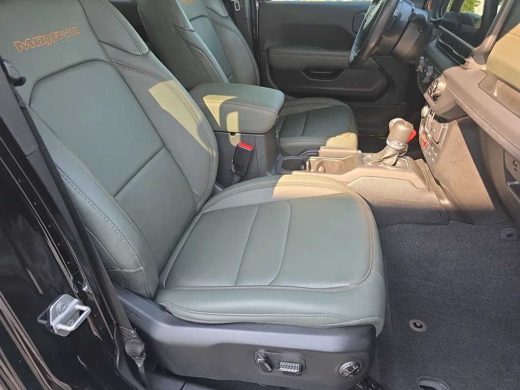 Certified Used 2024 Black Jeep Mojave image 29