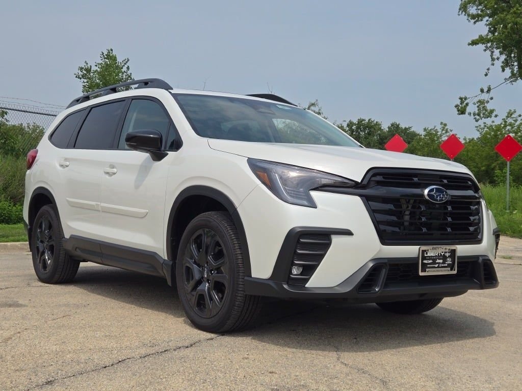 Used 2025 White Subaru Onyx Edition Touring image 5