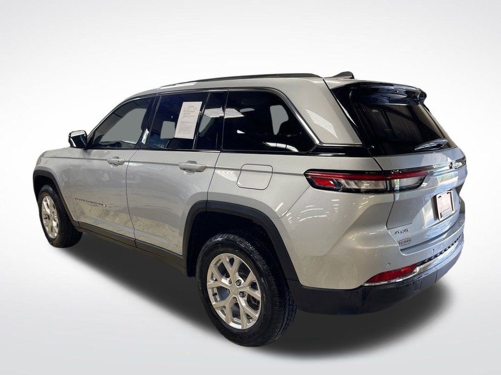 2023 Jeep Grand Cherokee Limited photo 4