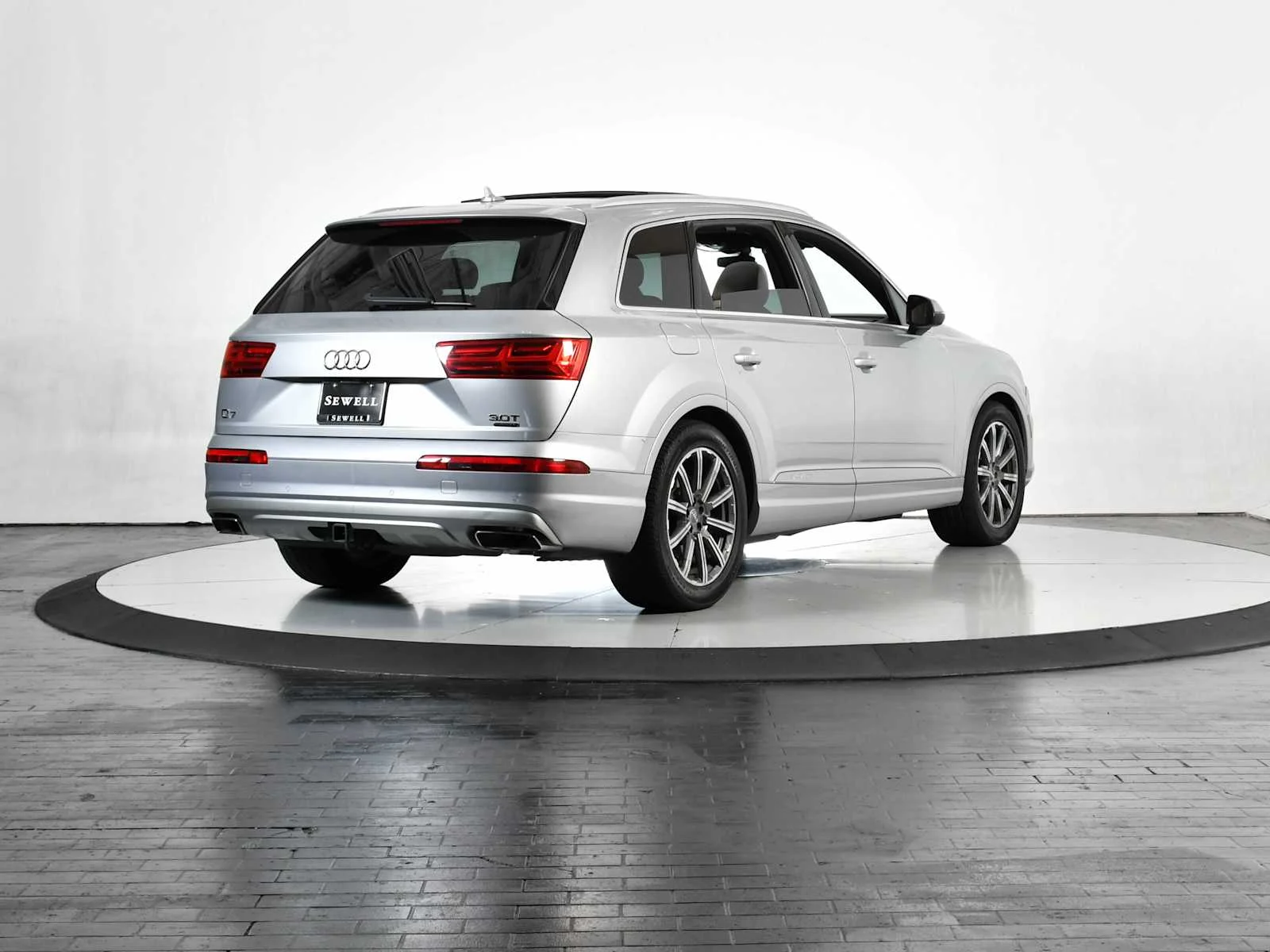 Used 2017 Florett Silver Metallic Audi Prestige image 6