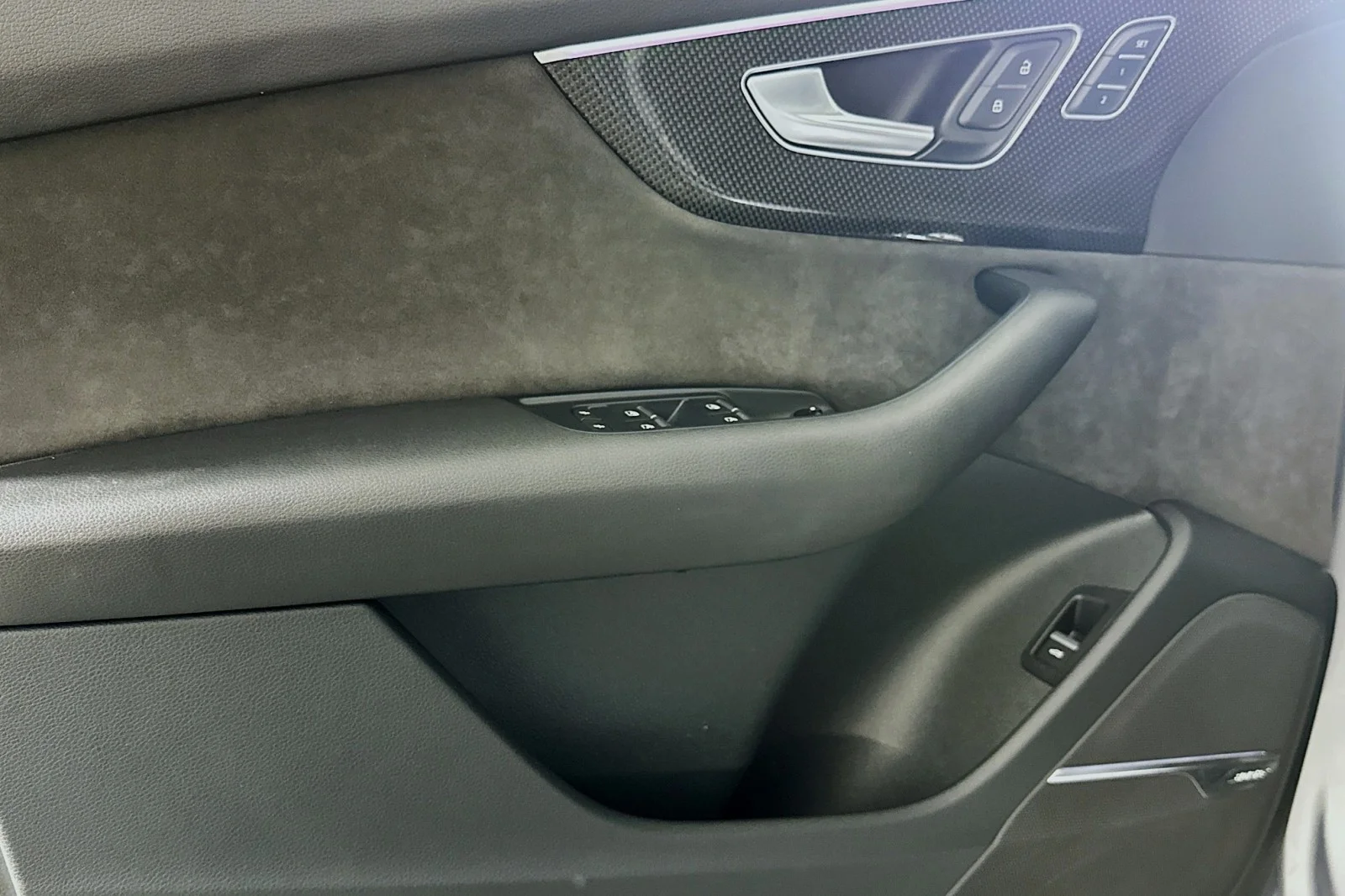 Used 2020 Florett Silver Metallic Audi Prestige image 22