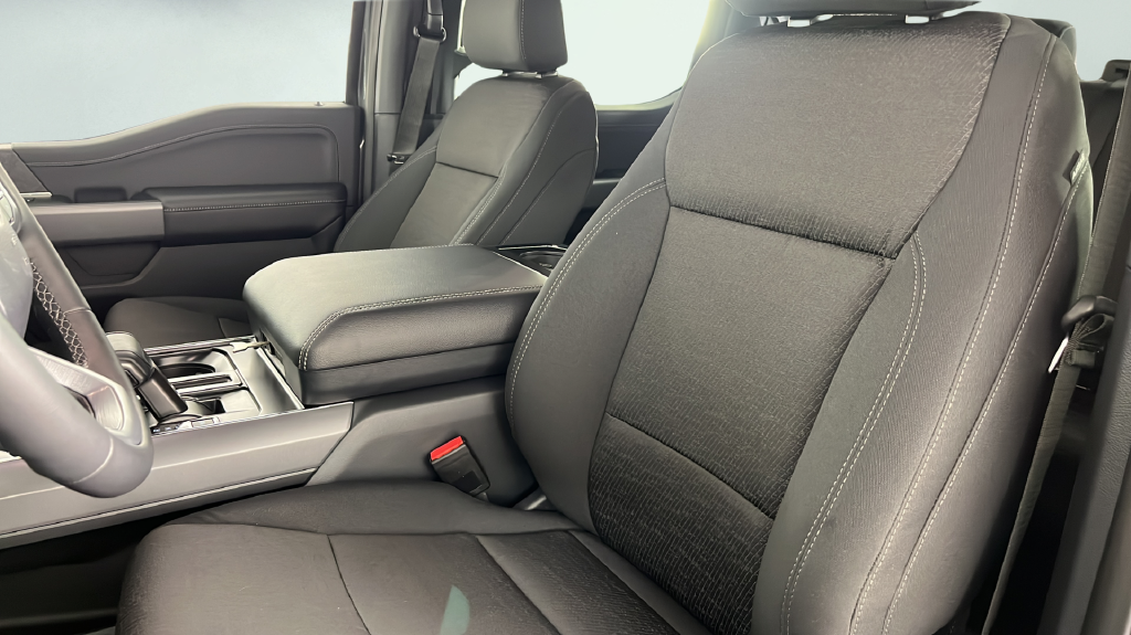 New 2026 Carbonized Gray Metallic Ford XLT image 29