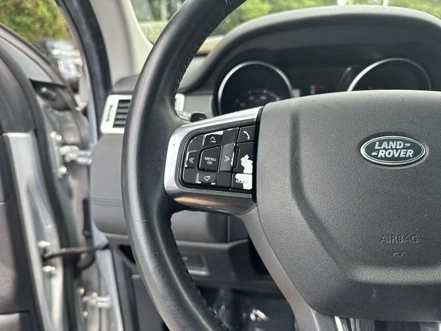 Used 2017  Land Rover HSE image 17