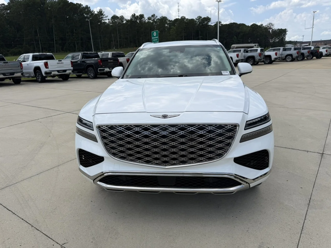 Used 2025 White Genesis 2.5T Advanced image 2