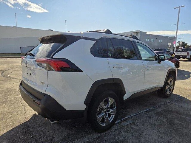 Used 2024 Ice Cap Toyota XLE image 5