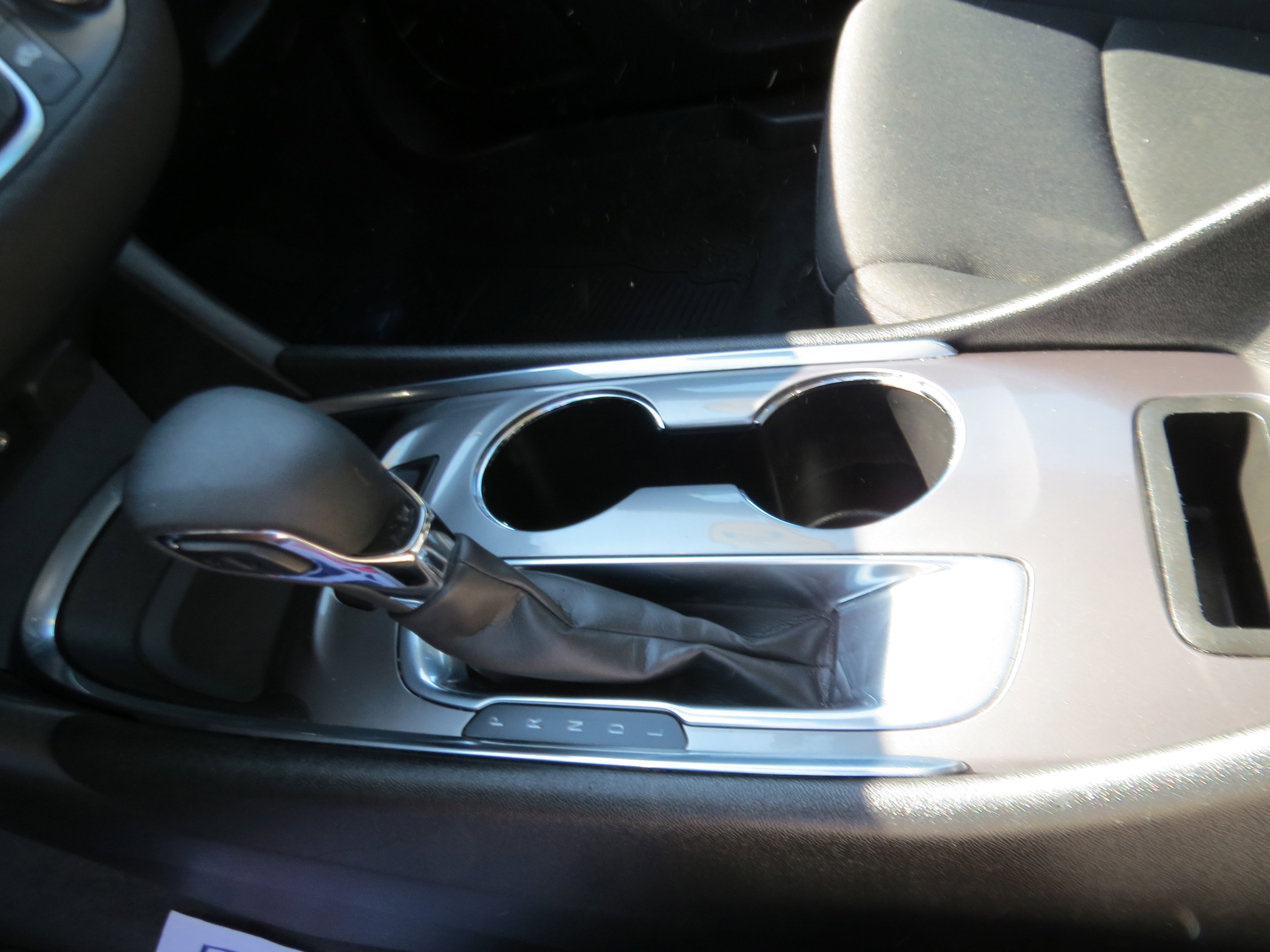 Used 2021 Summit White Chevrolet LS image 18