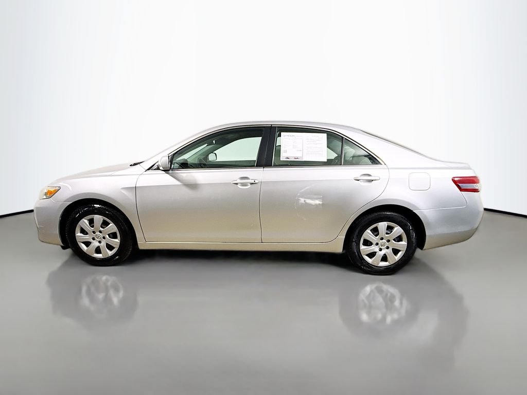 Used 2011 Silver Toyota  image 4