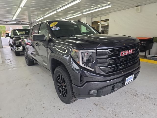 Used 2023 Silver GMC Elevation image 7