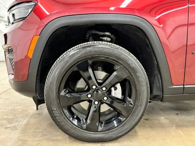 Used 2025 Red Jeep Altitude X image 10