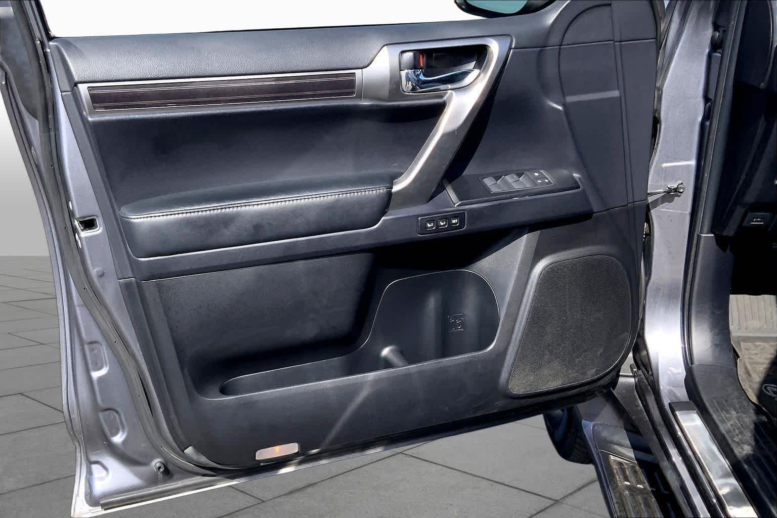 Used 2022 Nebula Gray Pearl Lexus Premium image 22