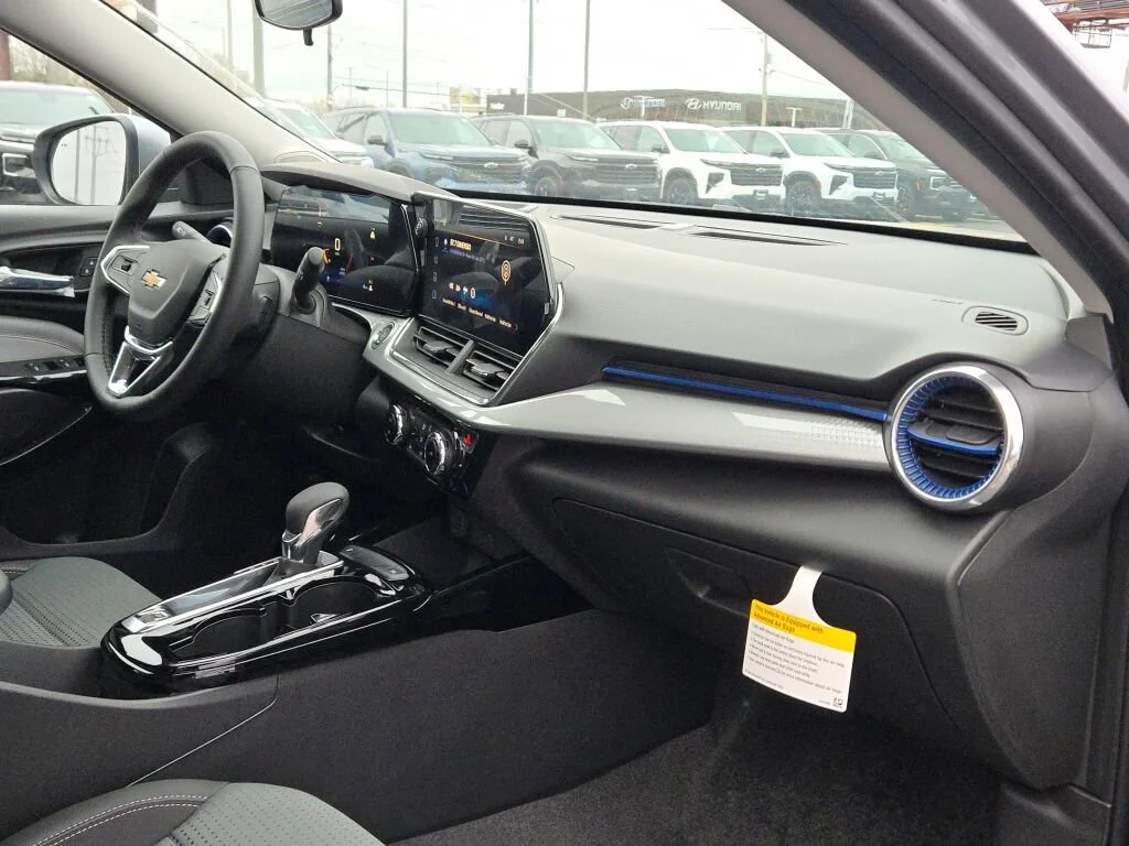 2026 Chevrolet Trax LT - Photo 7