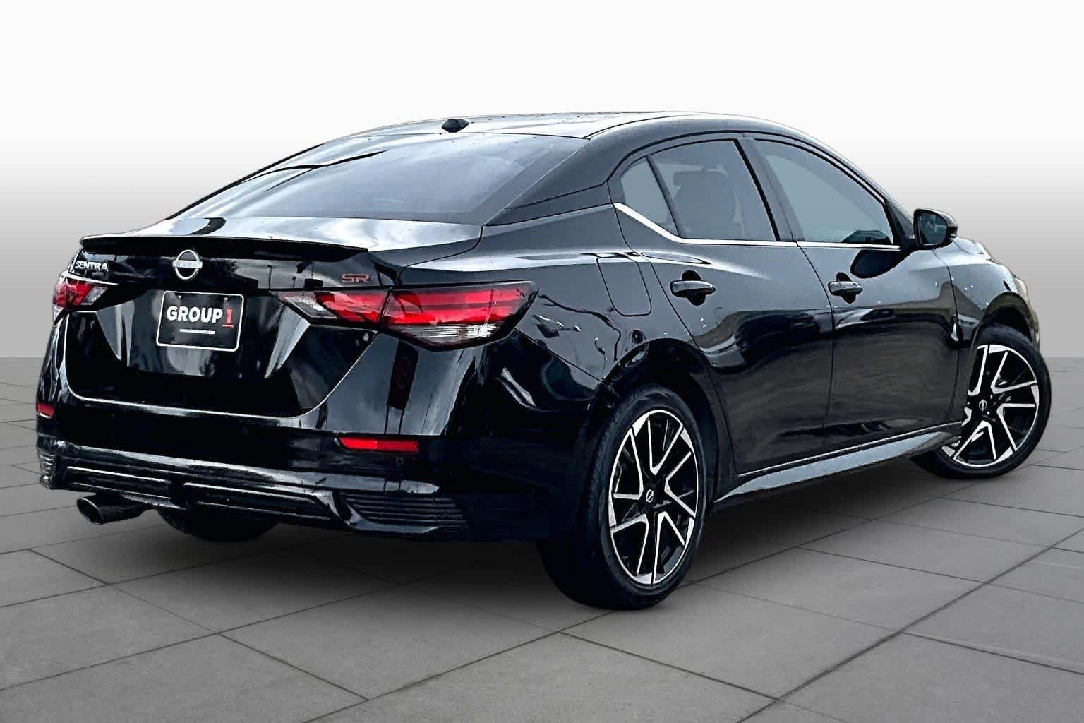 Used 2025 Super Black Nissan SR image 13