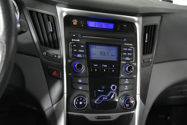 Used 2011 Silver Hyundai GLS image 30