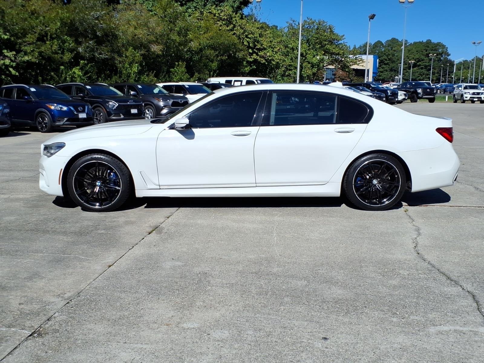 Used 2018 Alpine White BMW 750i xDrive image 3