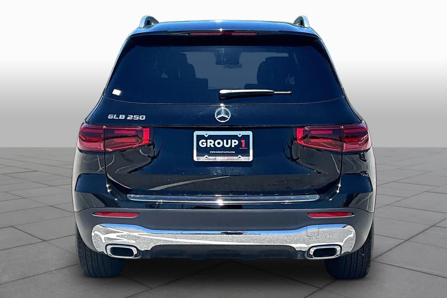 Used 2026 Night Black Mercedes-Benz GLB 250 image 5