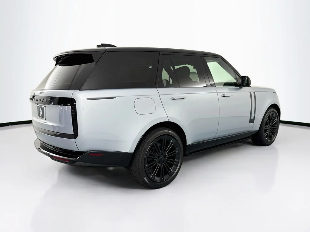 New 2026 Ionian Silver in Gloss finish Land Rover SE image 5