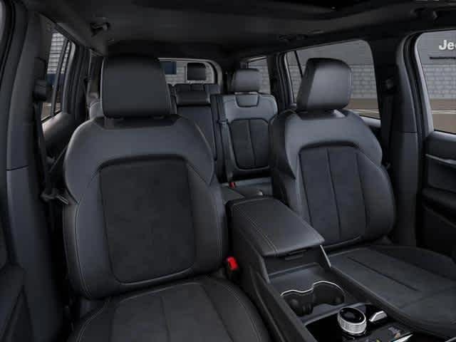New 2026 Bright White Clear-Coat Exterior Paint Jeep Laredo Altitude image 8