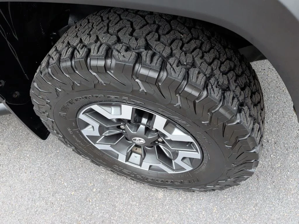 Used 2019  Toyota TRD Off-Road image 10