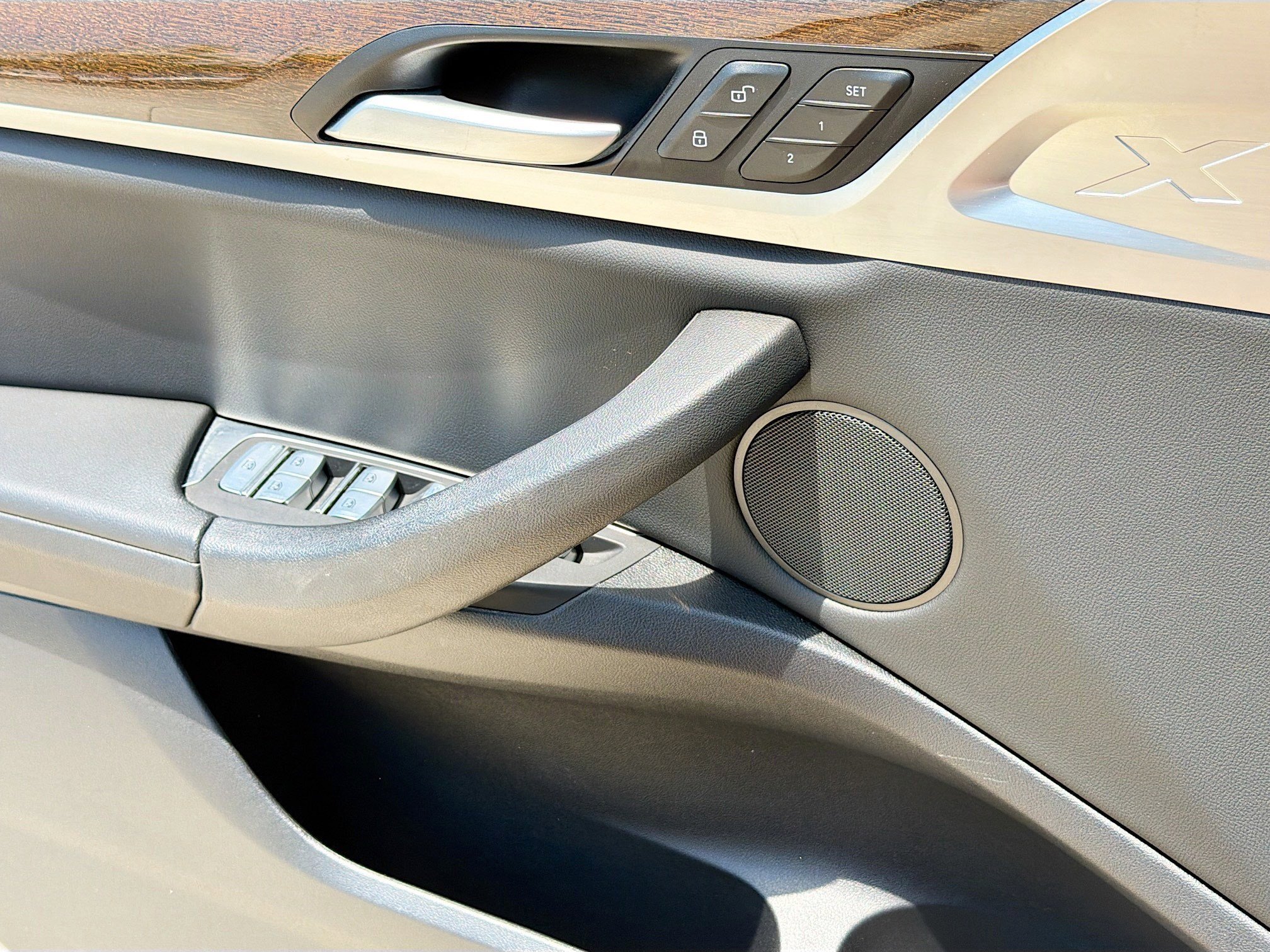 Used 2023 Skyscraper Gray Metallic BMW xDrive30i image 15