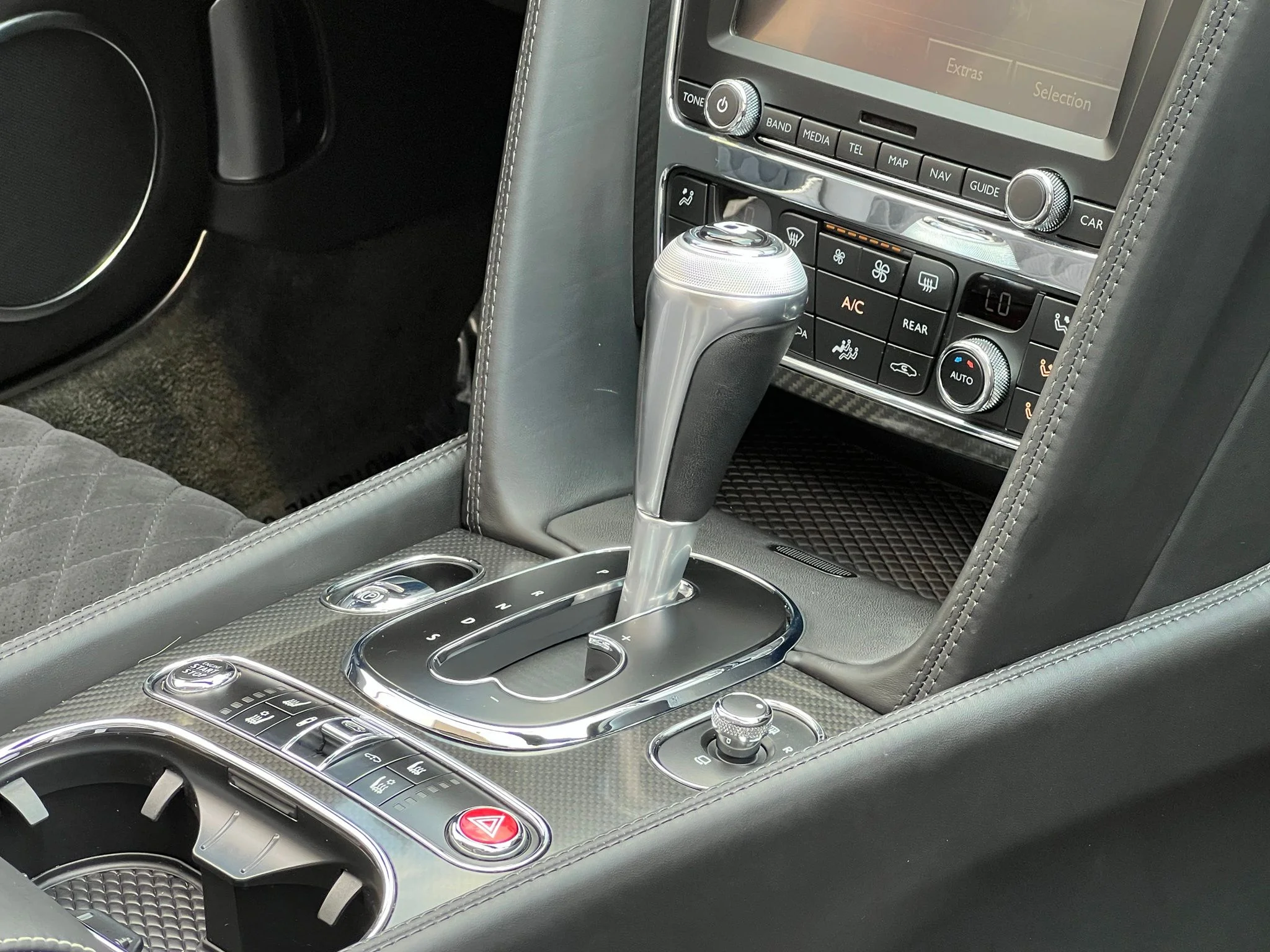 Used 2018 Black Bentley Base image 31