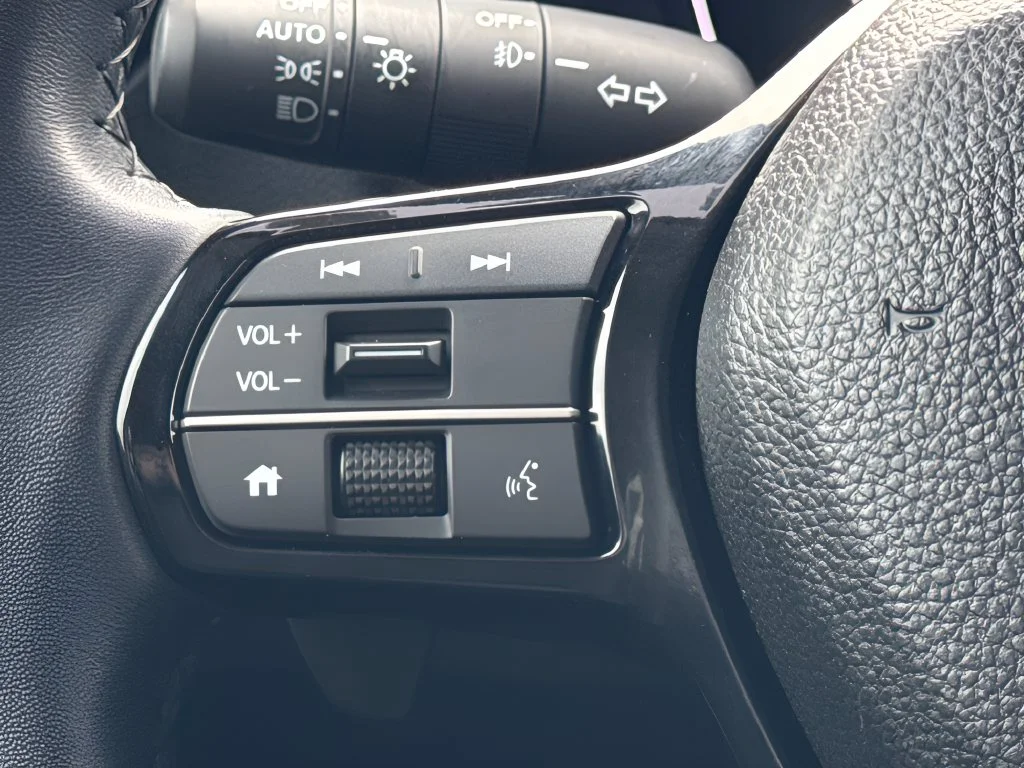 Used 2025 Red Honda Touring image 14