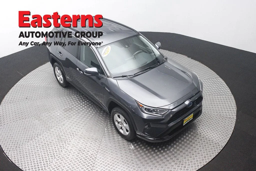 Used 2021 Gray Toyota XLE image 3