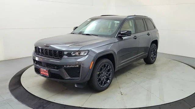 New 2026 Baltic Gray Metallic Clear-Coat Exterior Paint Jeep Summit image 3