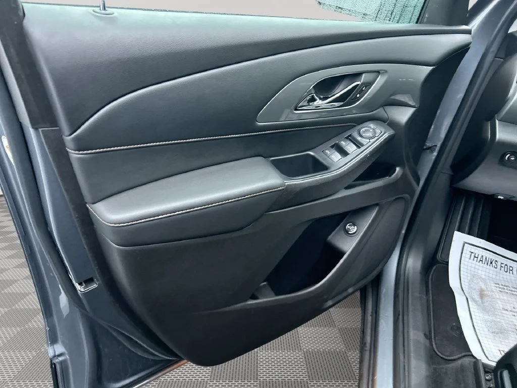 Used 2021 SATIN STEEL METALLIC Chevrolet LT Cloth image 23