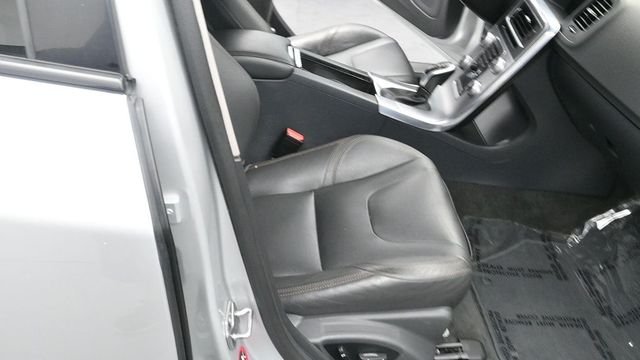 Used 2017 Silver Volvo T5 image 15