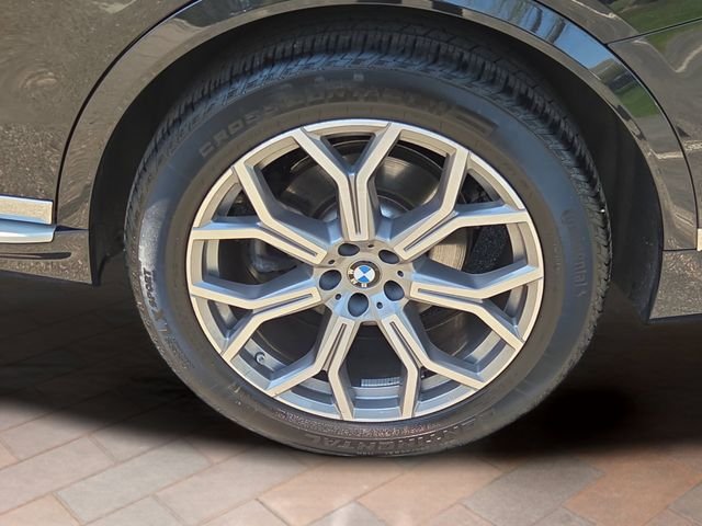 Used 2026 Black BMW xDrive40i image 29