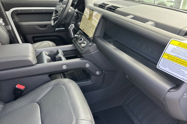 New 2026 Fuji White Land Rover X-Dynamic SE image 14