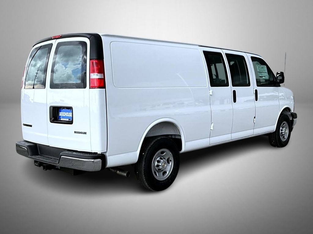 New 2026 Summit White Chevrolet 1WT image 5