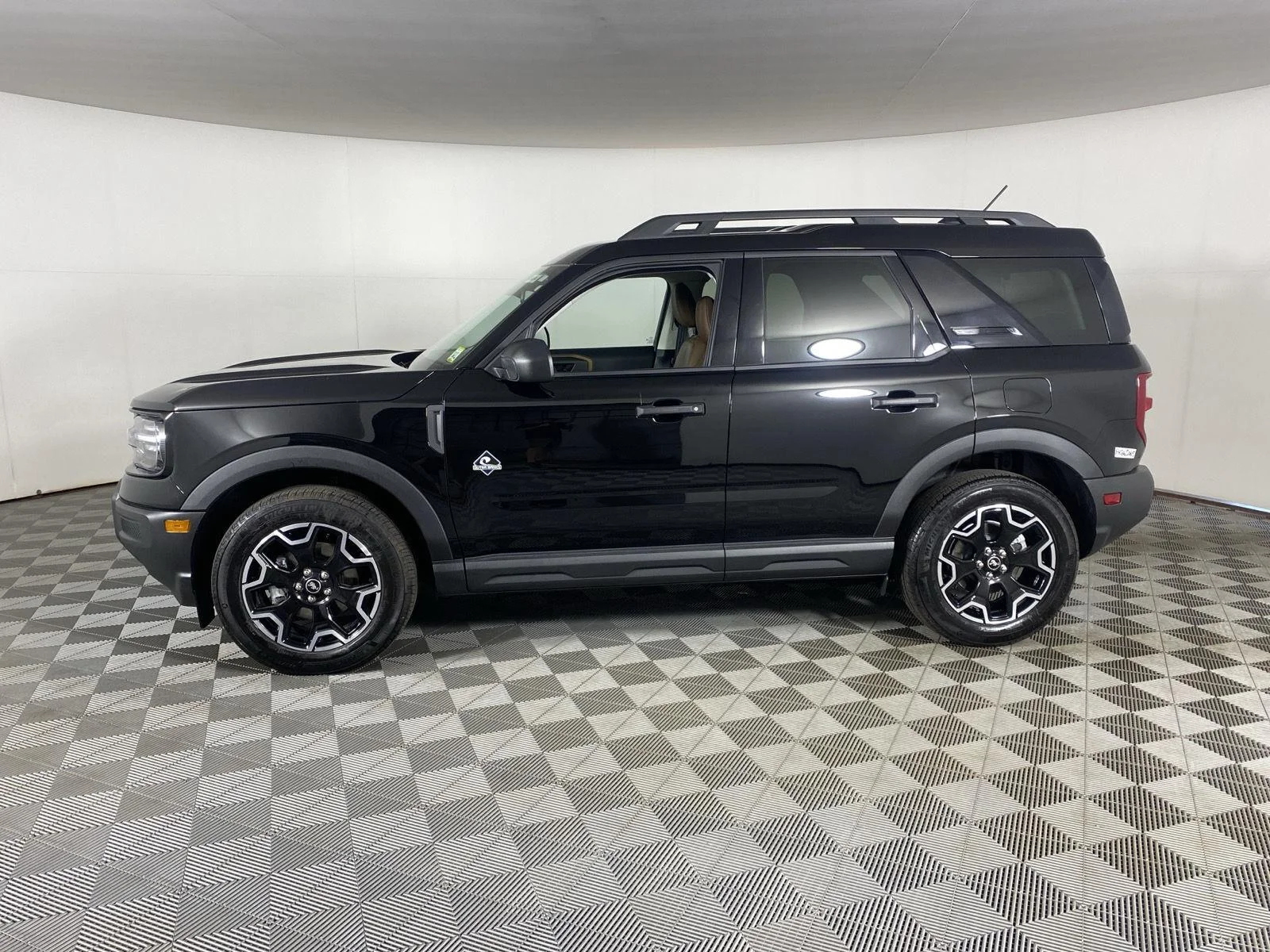 New 2026 Shadow Black Ford Outer Banks® image 4