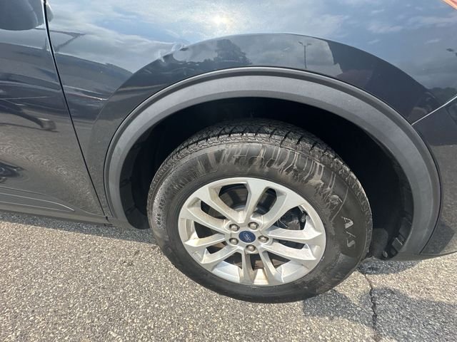 Used 2022 Blue Metallic Ford SE image 20