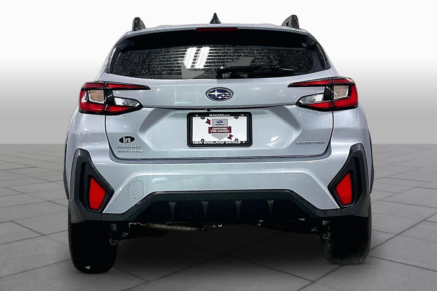 Used 2025 Ice Silver Metallic Subaru Premium image 5