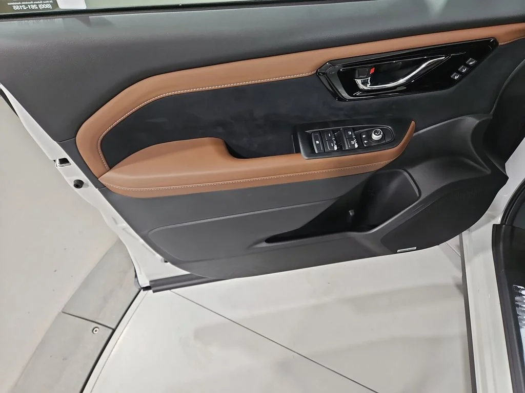 New 2026 CRYSTAL WHITE PEARL Subaru Touring image 10