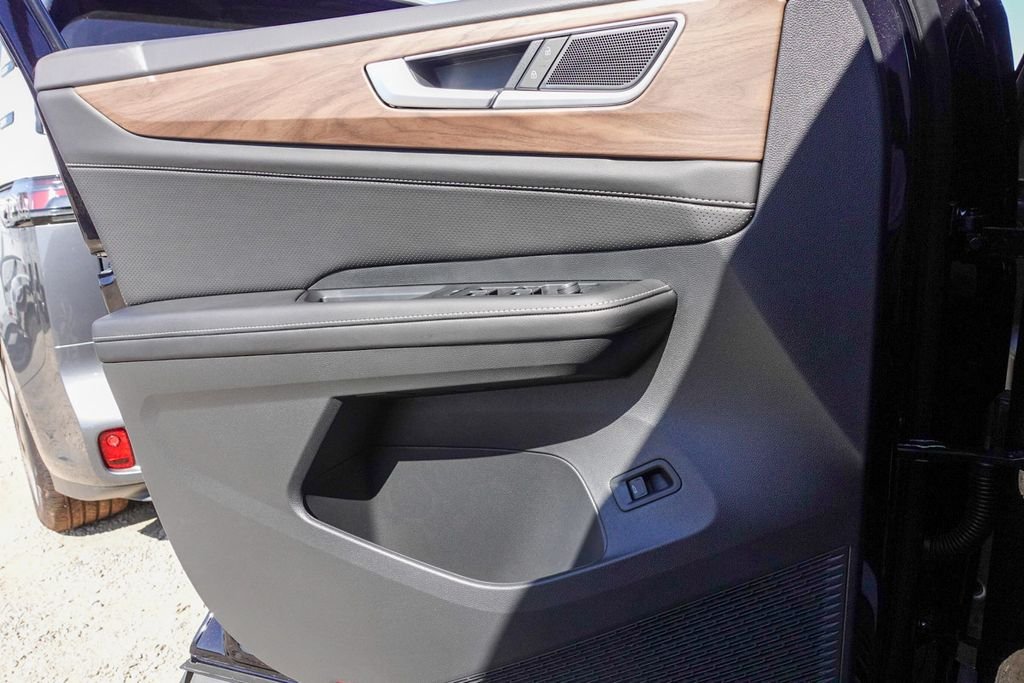 2026 Volkswagen Atlas SE w/Tech - Photo 14