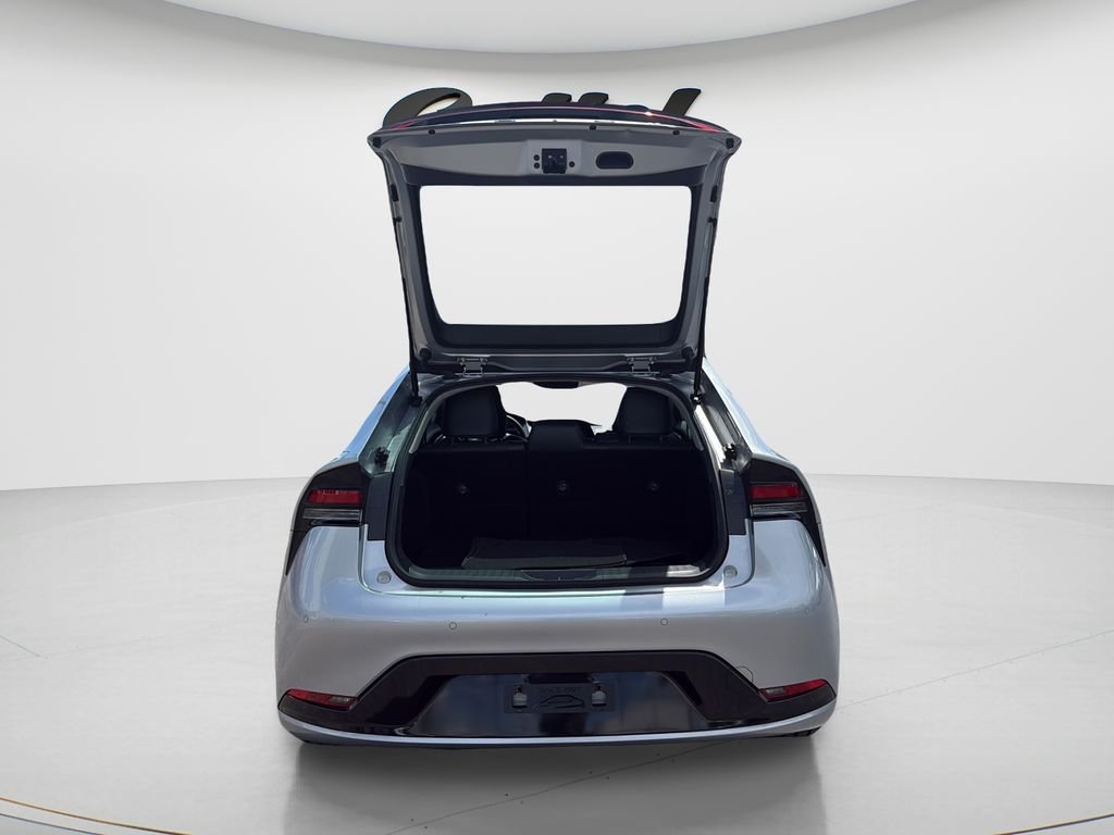 Used 2024  Toyota XLE image 10